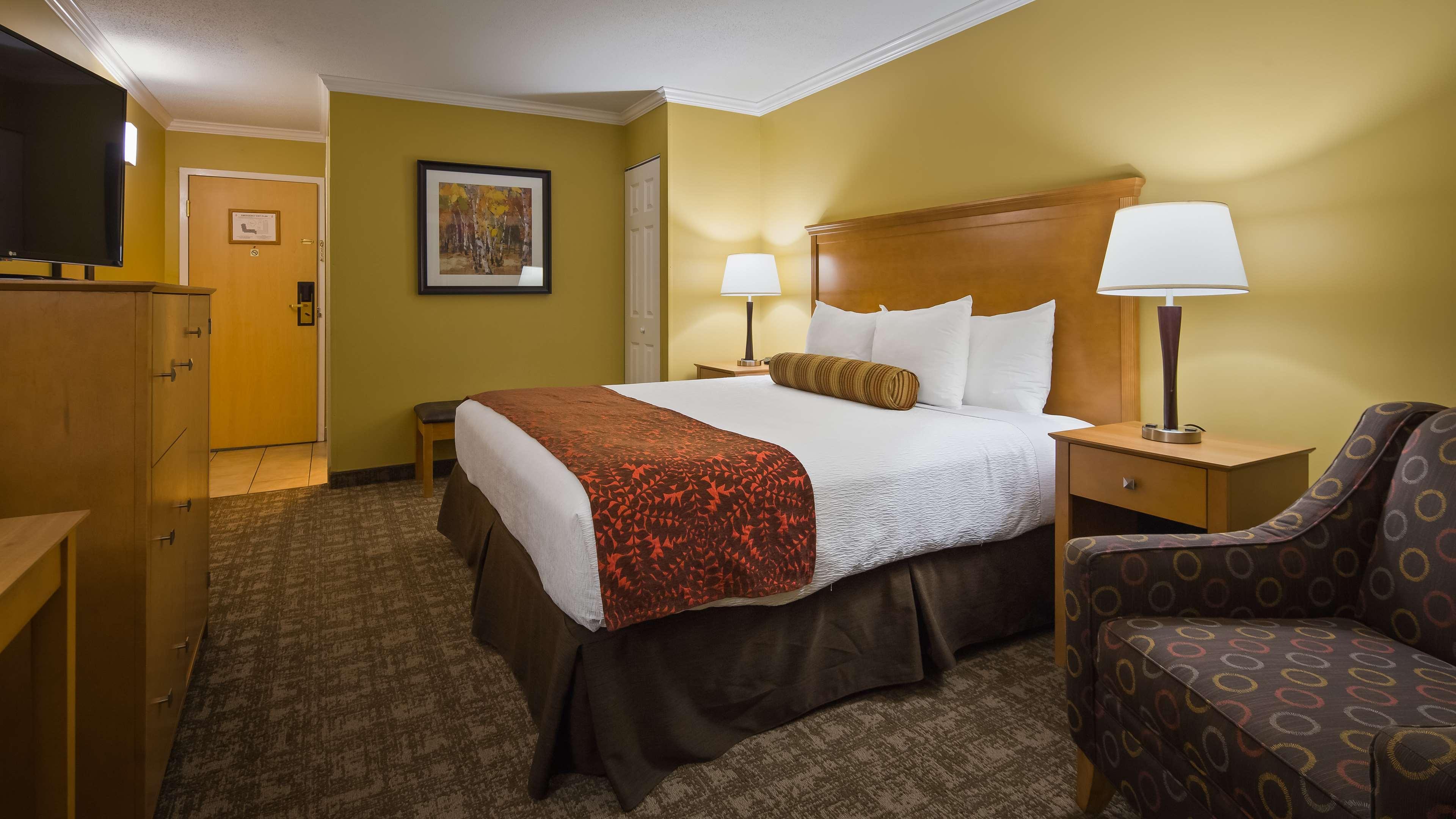 Best Western Plus Windjammer Inn & Conference Center Берлингтон Экстерьер фото