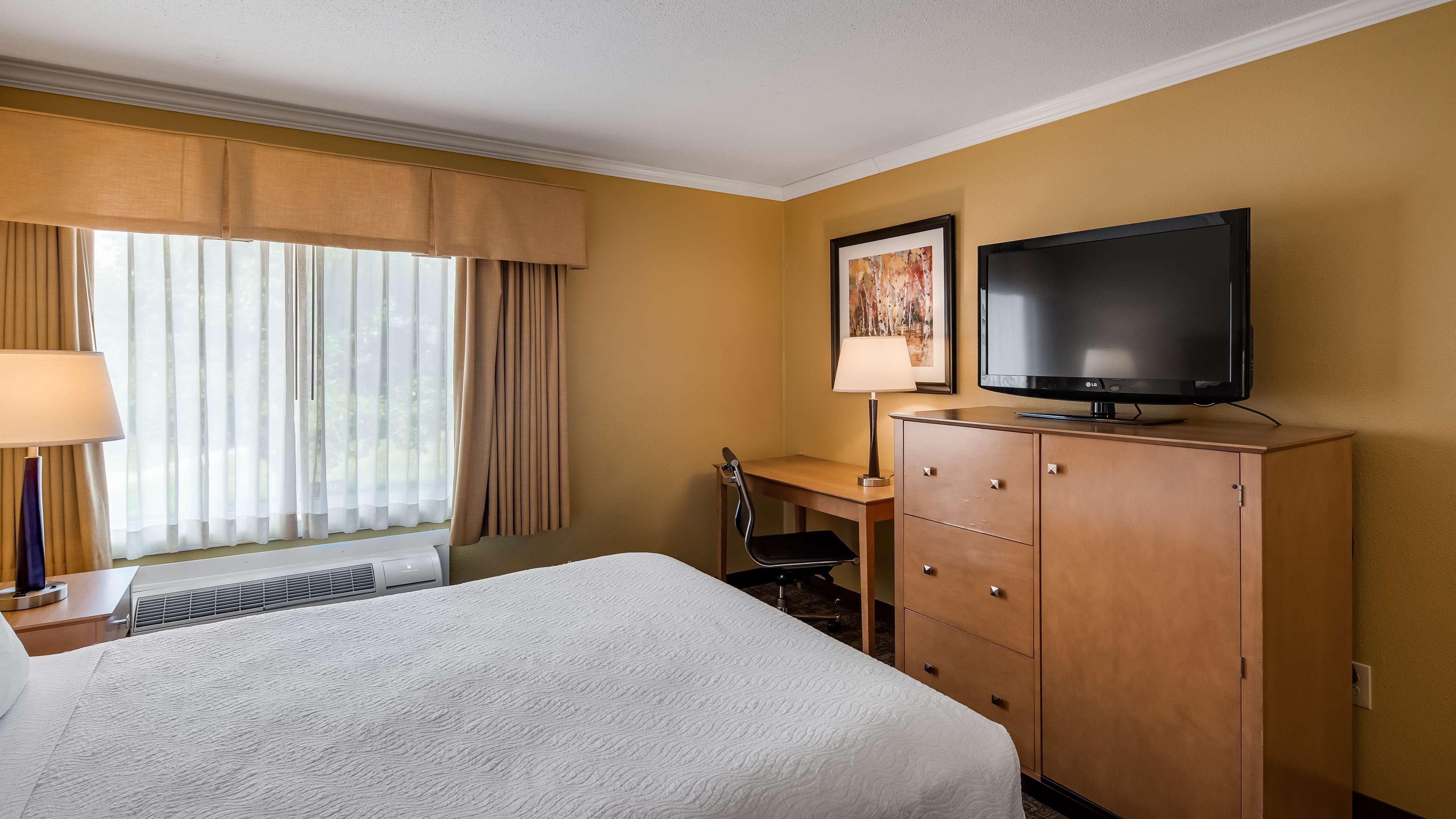 Best Western Plus Windjammer Inn & Conference Center Берлингтон Экстерьер фото