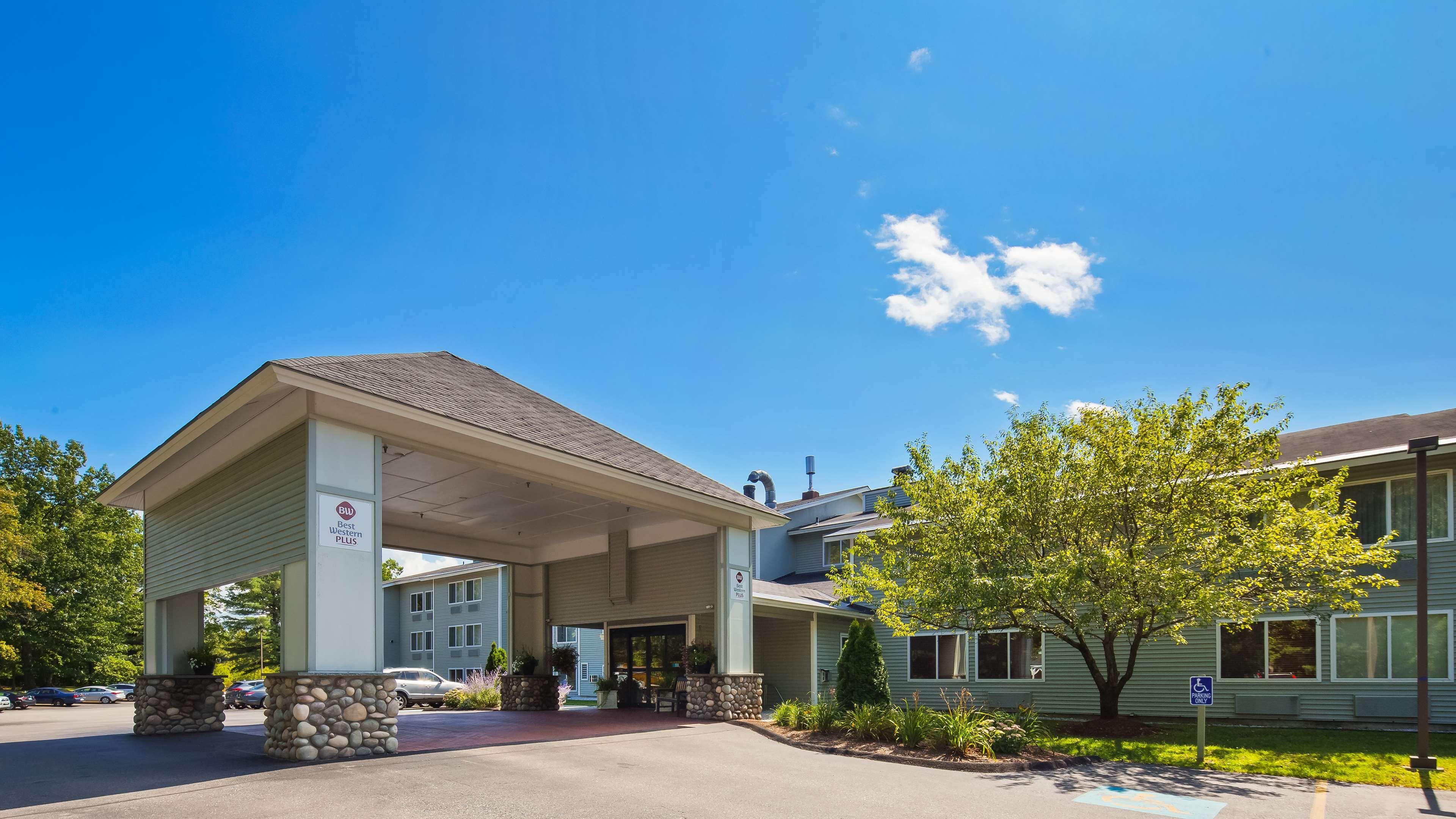 Best Western Plus Windjammer Inn & Conference Center Берлингтон Экстерьер фото