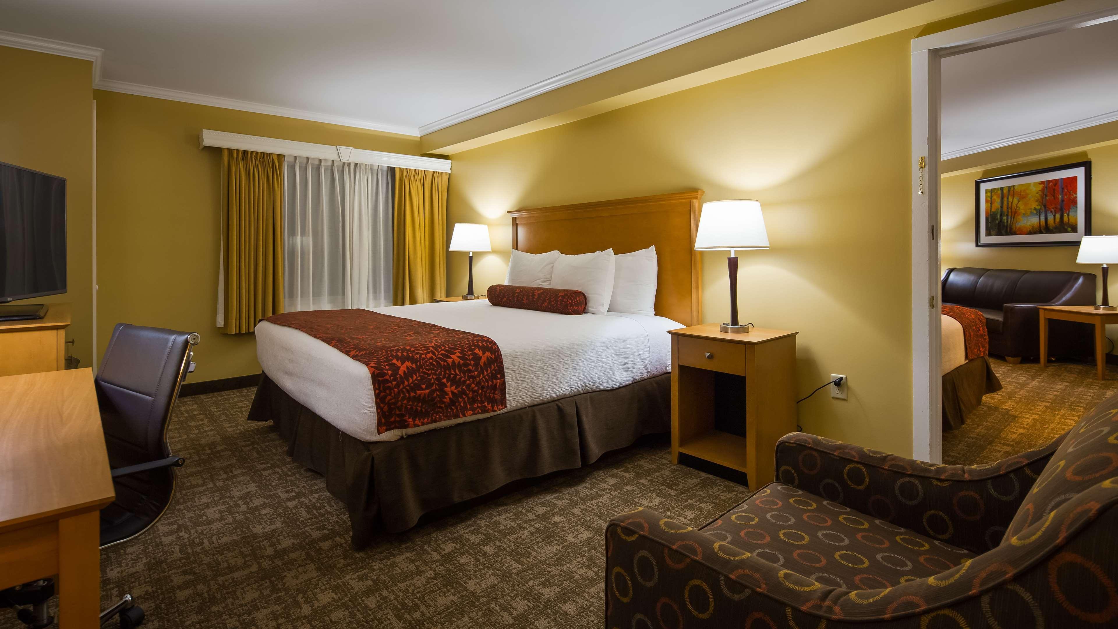 Best Western Plus Windjammer Inn & Conference Center Берлингтон Экстерьер фото
