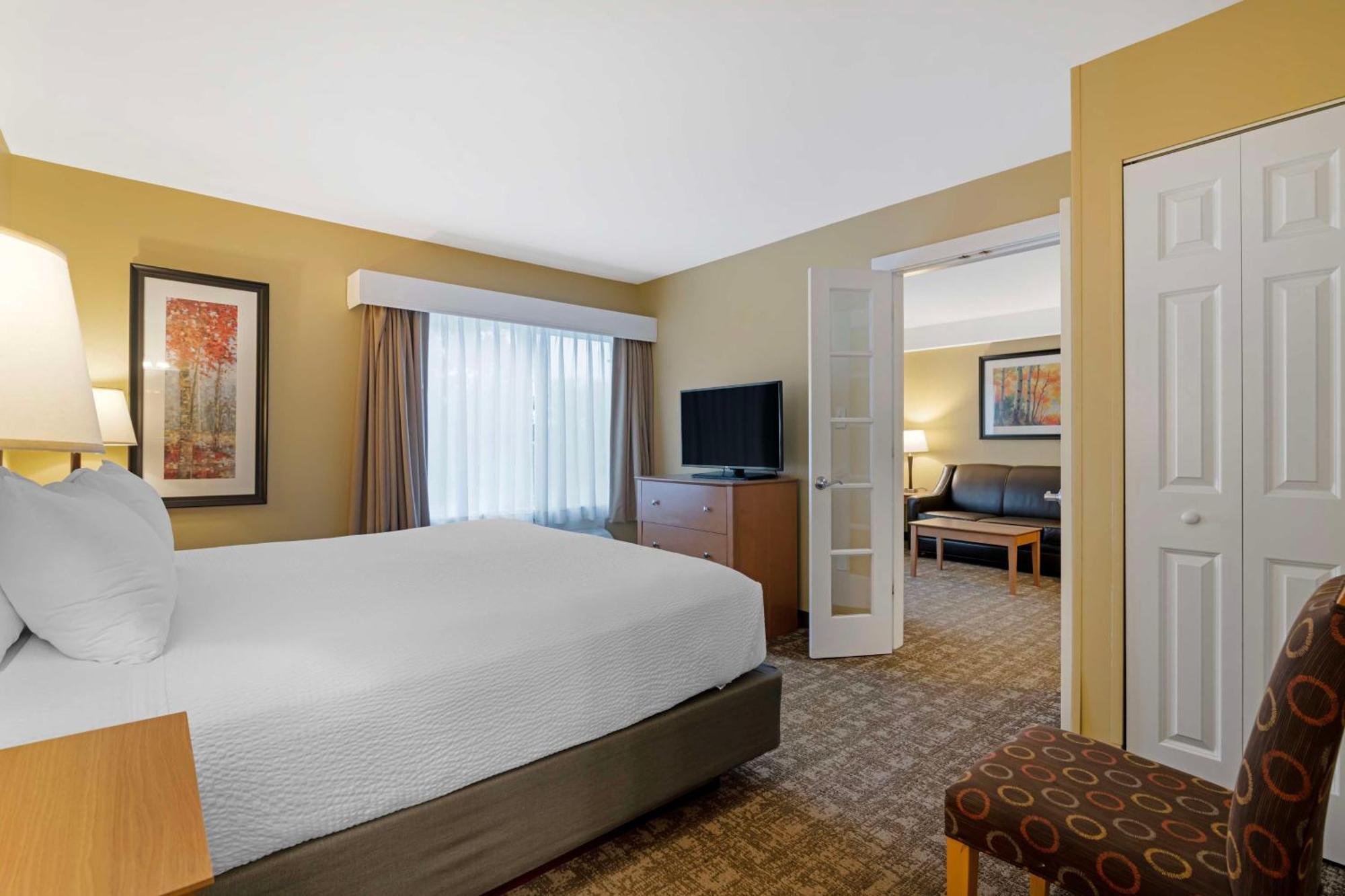Best Western Plus Windjammer Inn & Conference Center Берлингтон Экстерьер фото