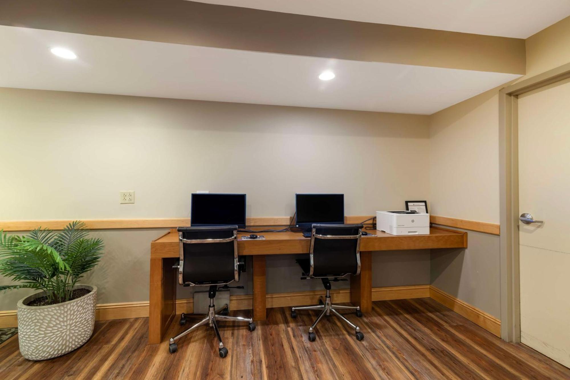 Best Western Plus Windjammer Inn & Conference Center Берлингтон Экстерьер фото