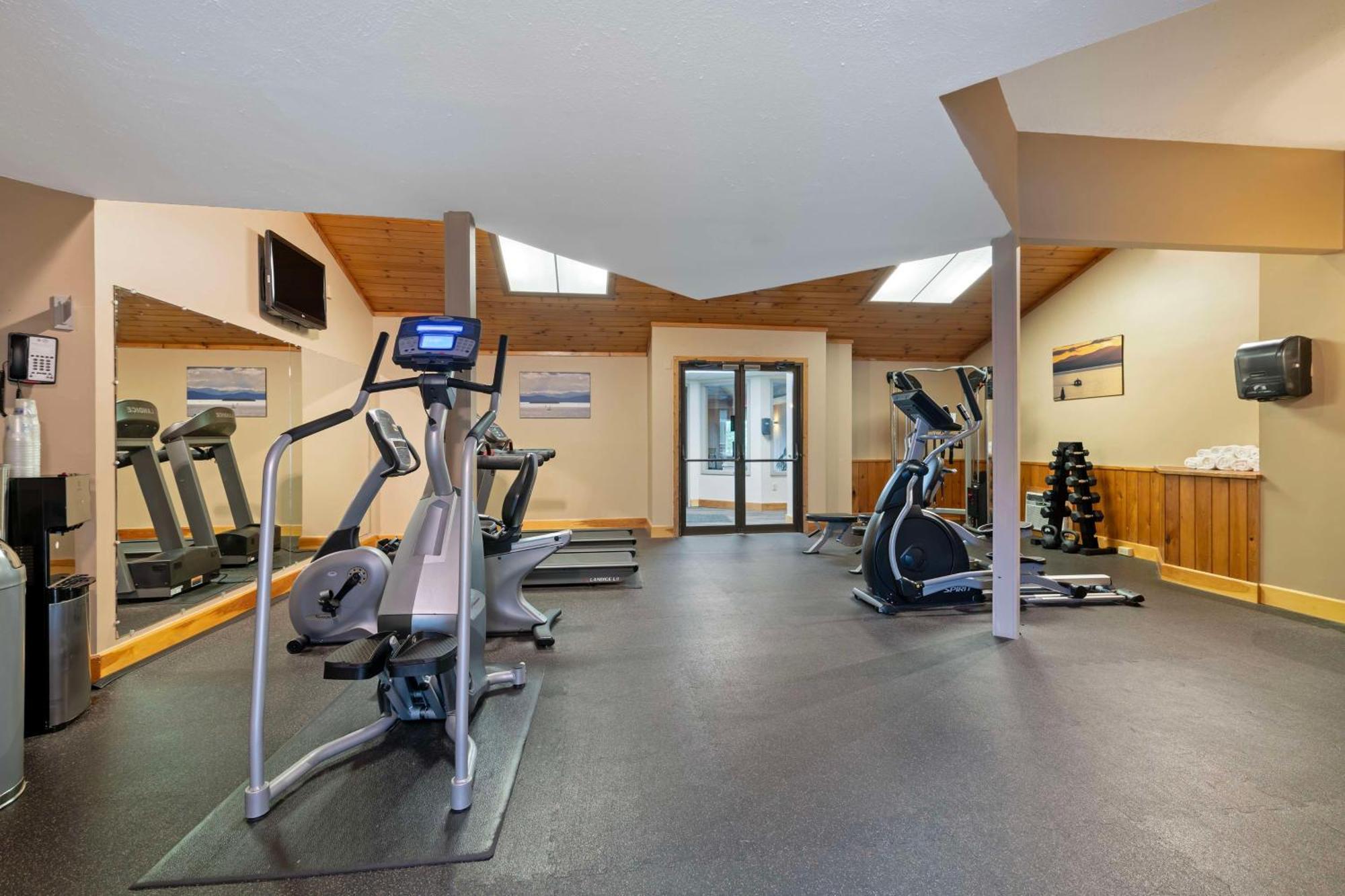 Best Western Plus Windjammer Inn & Conference Center Берлингтон Экстерьер фото