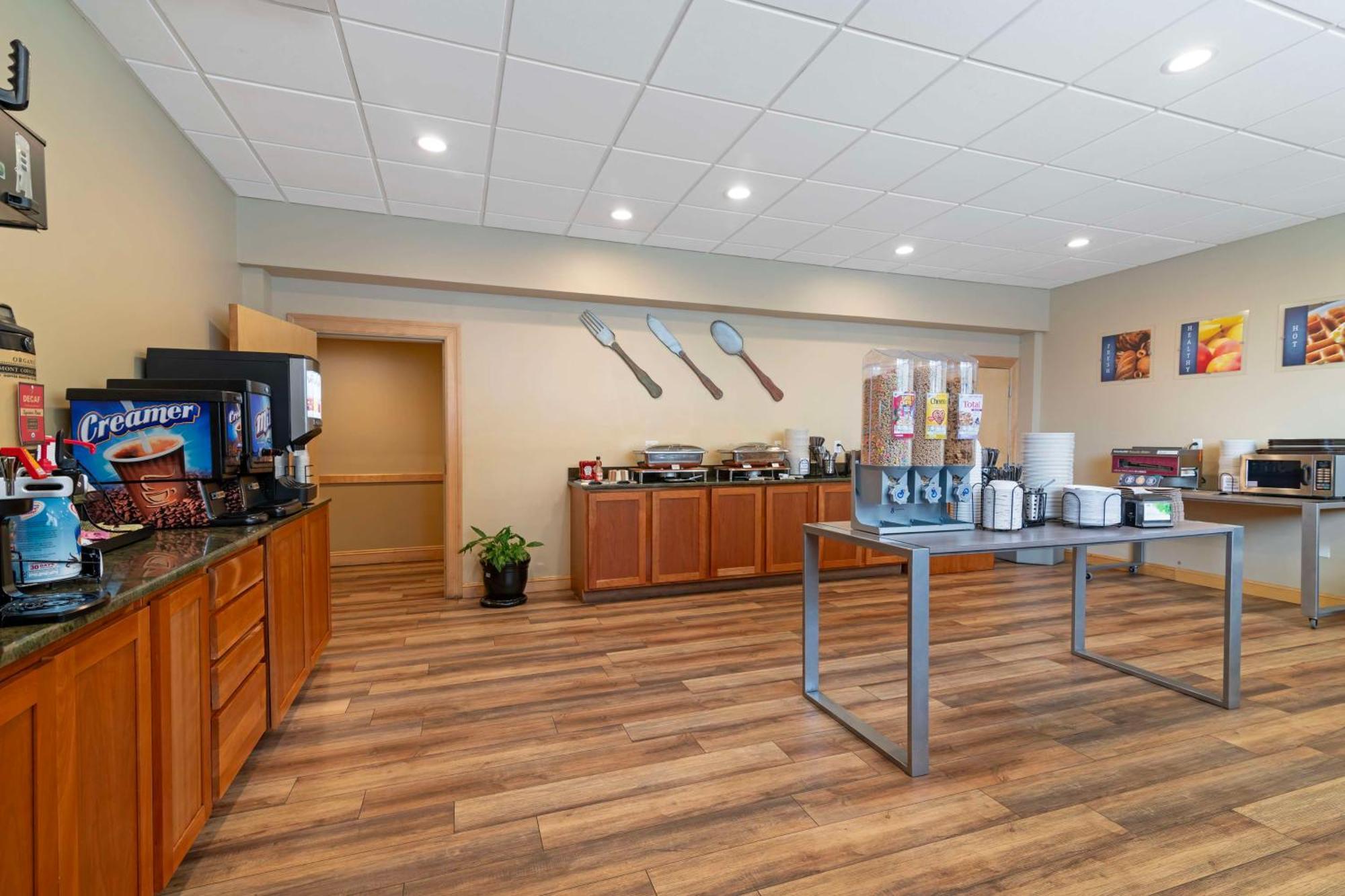 Best Western Plus Windjammer Inn & Conference Center Берлингтон Экстерьер фото